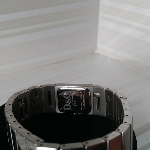 D&G CRYSTAL WATCH 100% AUTHENTIC - Picture 6 of 8